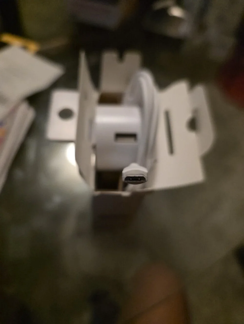 On Running White USB Wall Charger Kit with Micro-USB Cable
